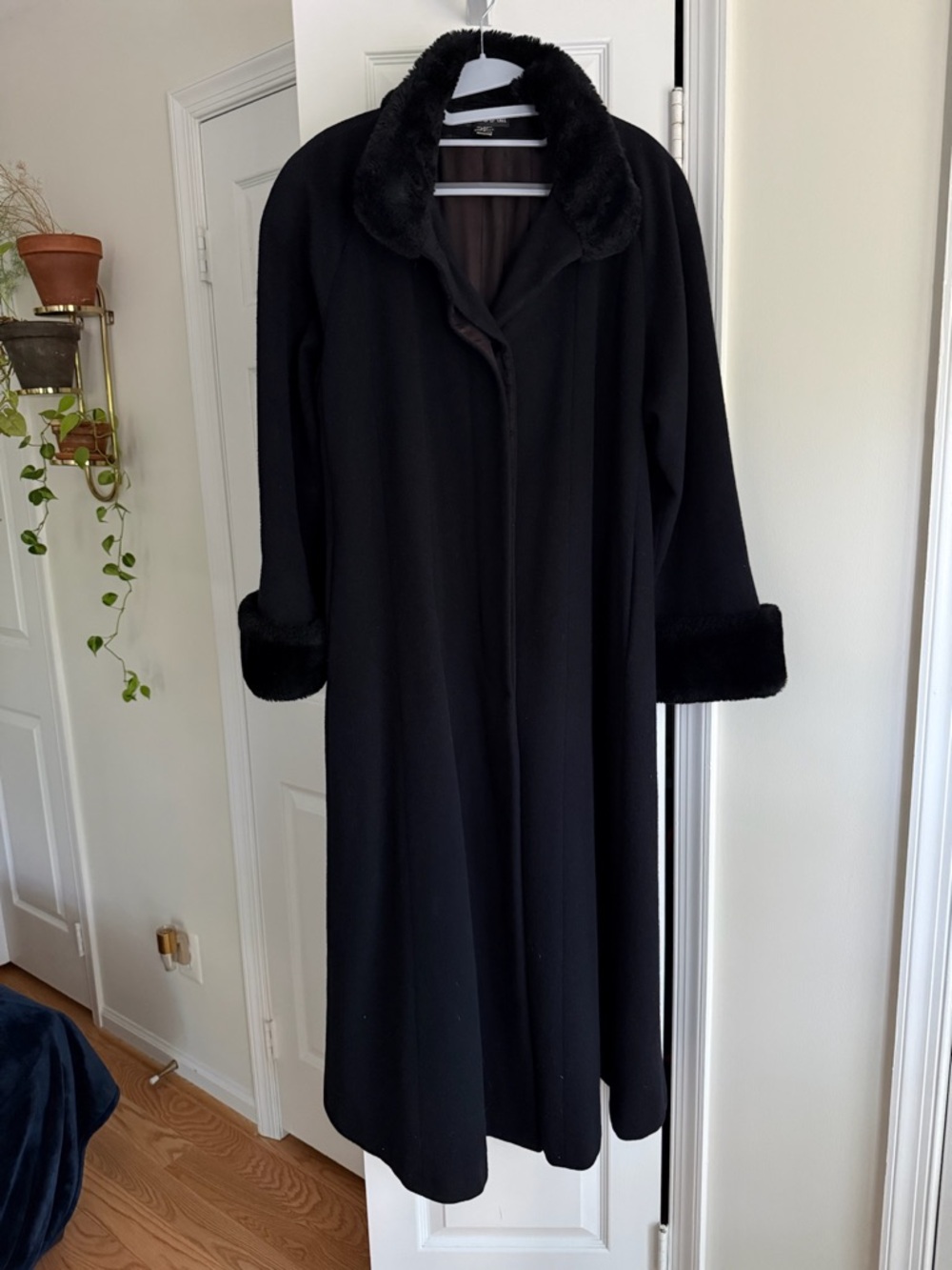 Vintage Black Wool Coat Fur Trim Long Maxi Coat Steve by Searle Size 6 - Picture 2 of 8